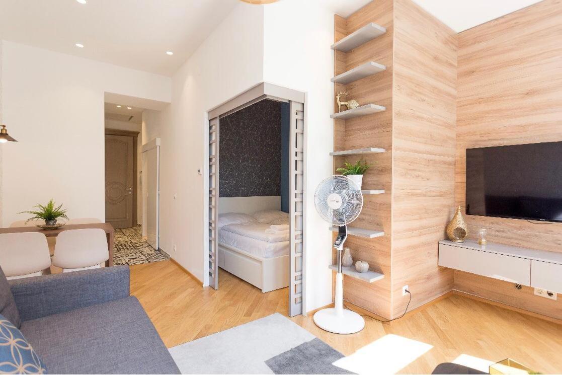 Zeus Design Apartments Schoenbrunn Wina Bagian luar foto